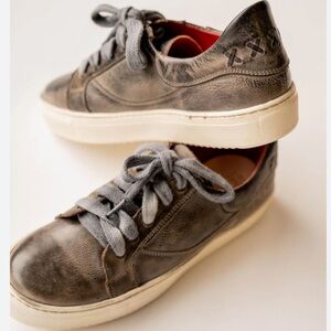 BED STU- sz 11 AZELI Brown distressed Leather Sneakers White Soles